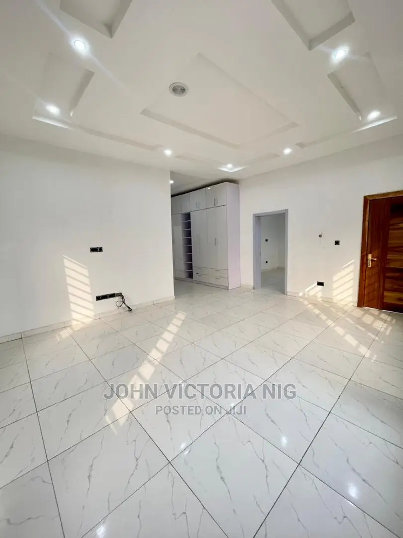 Furnished 5bdrm Duplex in Ikota Lekki for sale