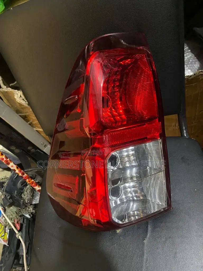 Real Light Hilux 2017