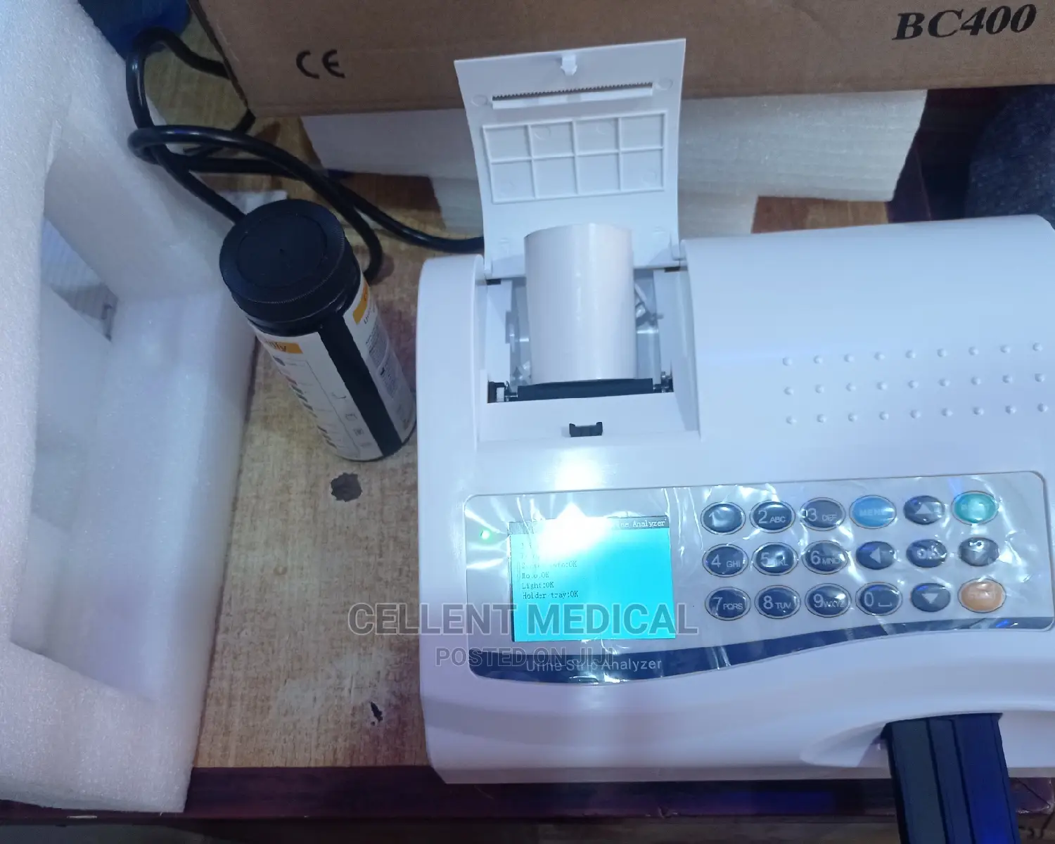 Urine Analyser Machine