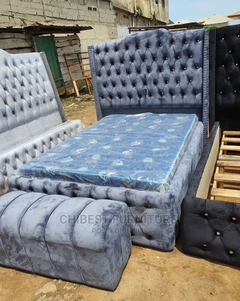 Quality 4.5by6 Upholstery Padded Bed Frame With One Footrest