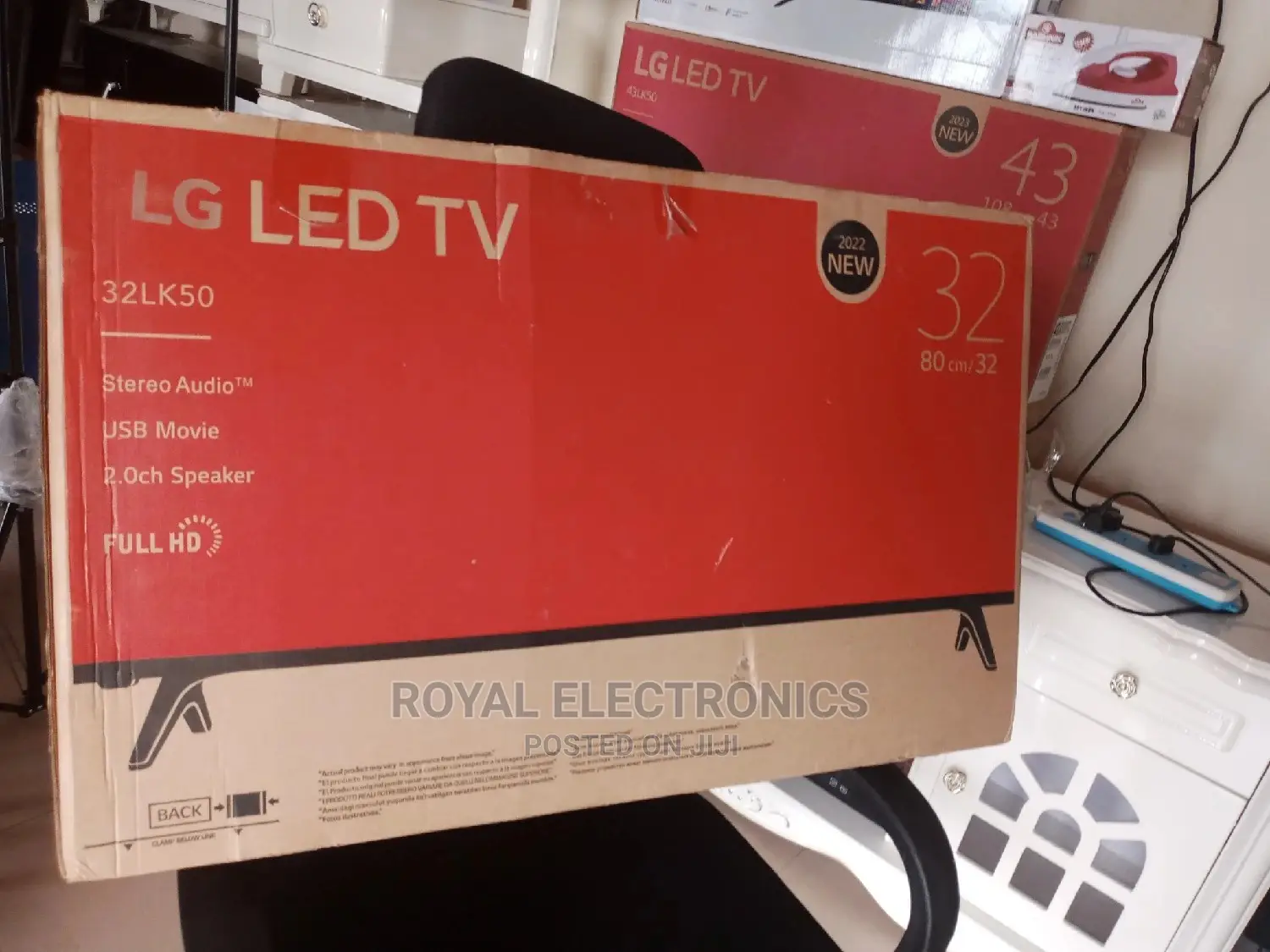 Clean New LG 32-Inch LED TVS