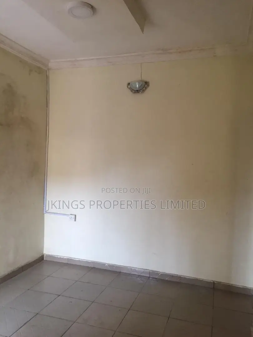 Mini Flat in Akoka for rent