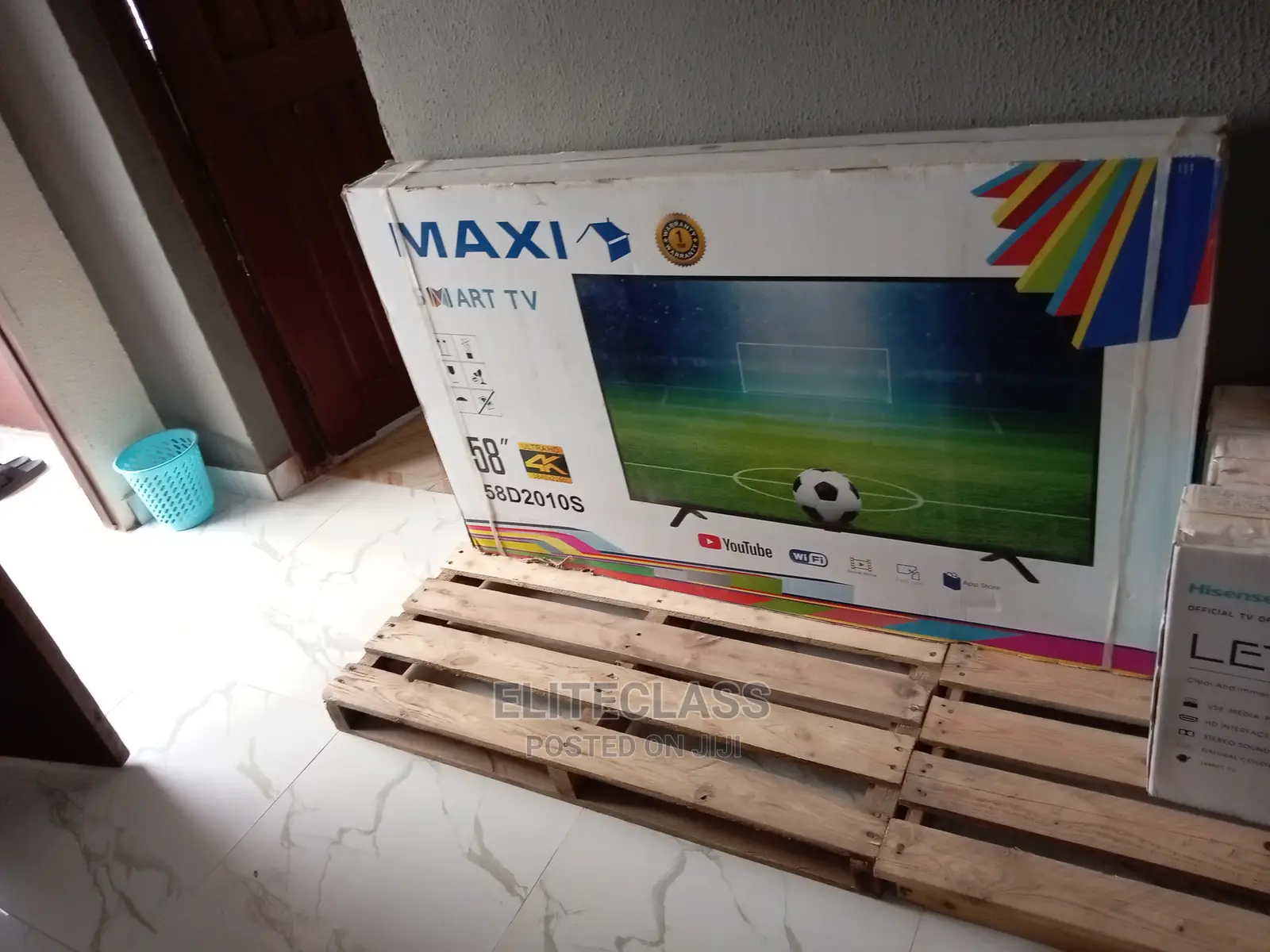 The Maxi 58 Inches Smart TV