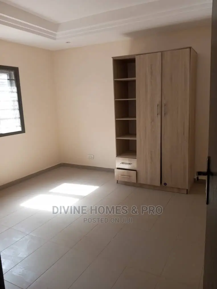 4bdrm Duplex in Life Camp for sale