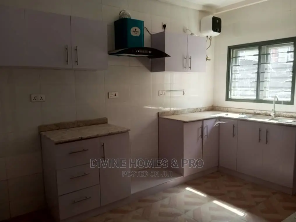 4bdrm Duplex in Life Camp for sale
