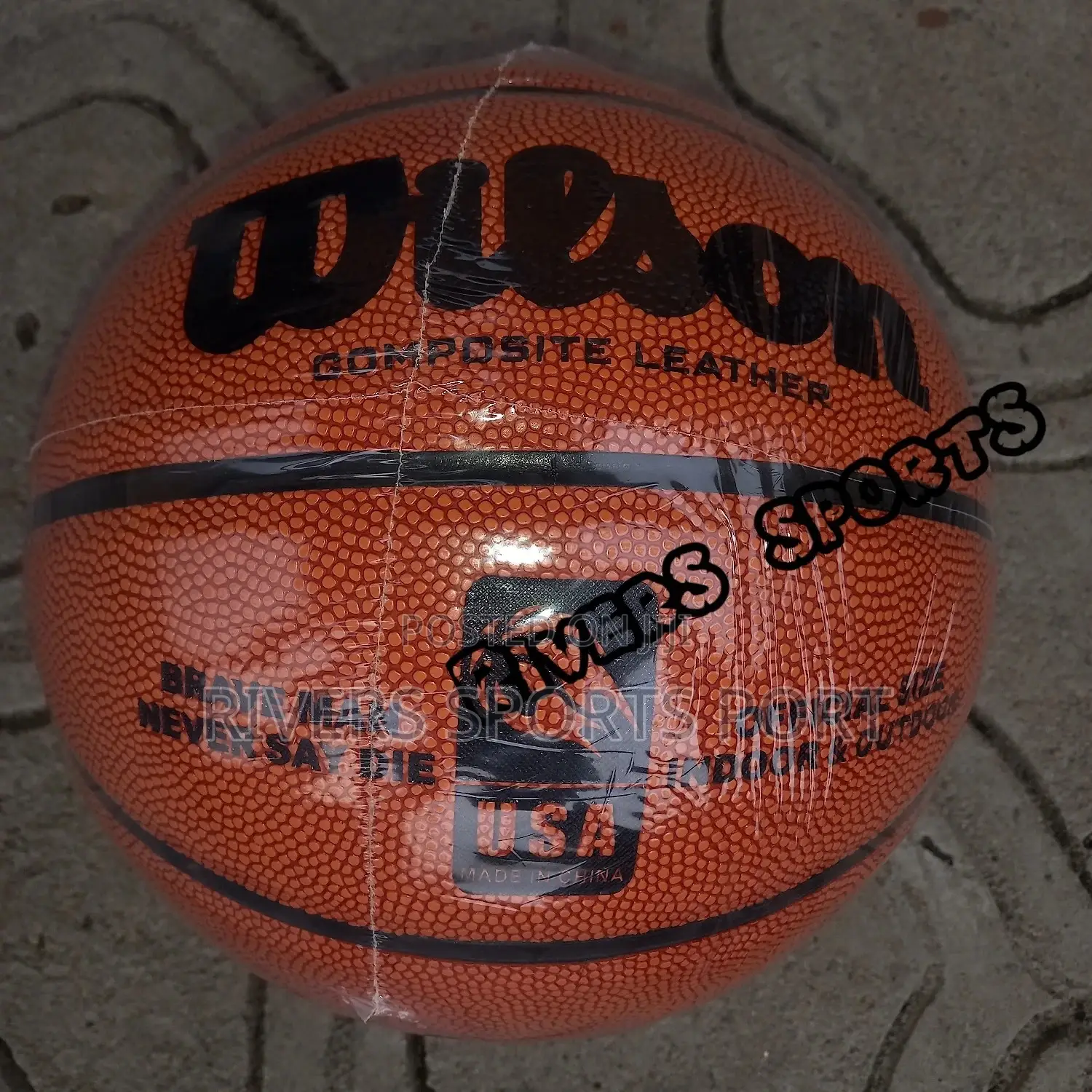 WILSON USA Deluxe Basketball With Active Grip