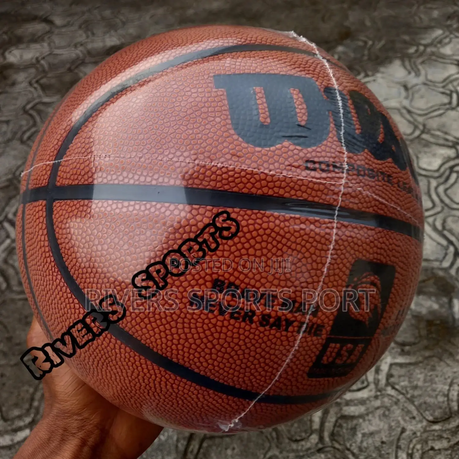 WILSON USA Deluxe Basketball With Active Grip