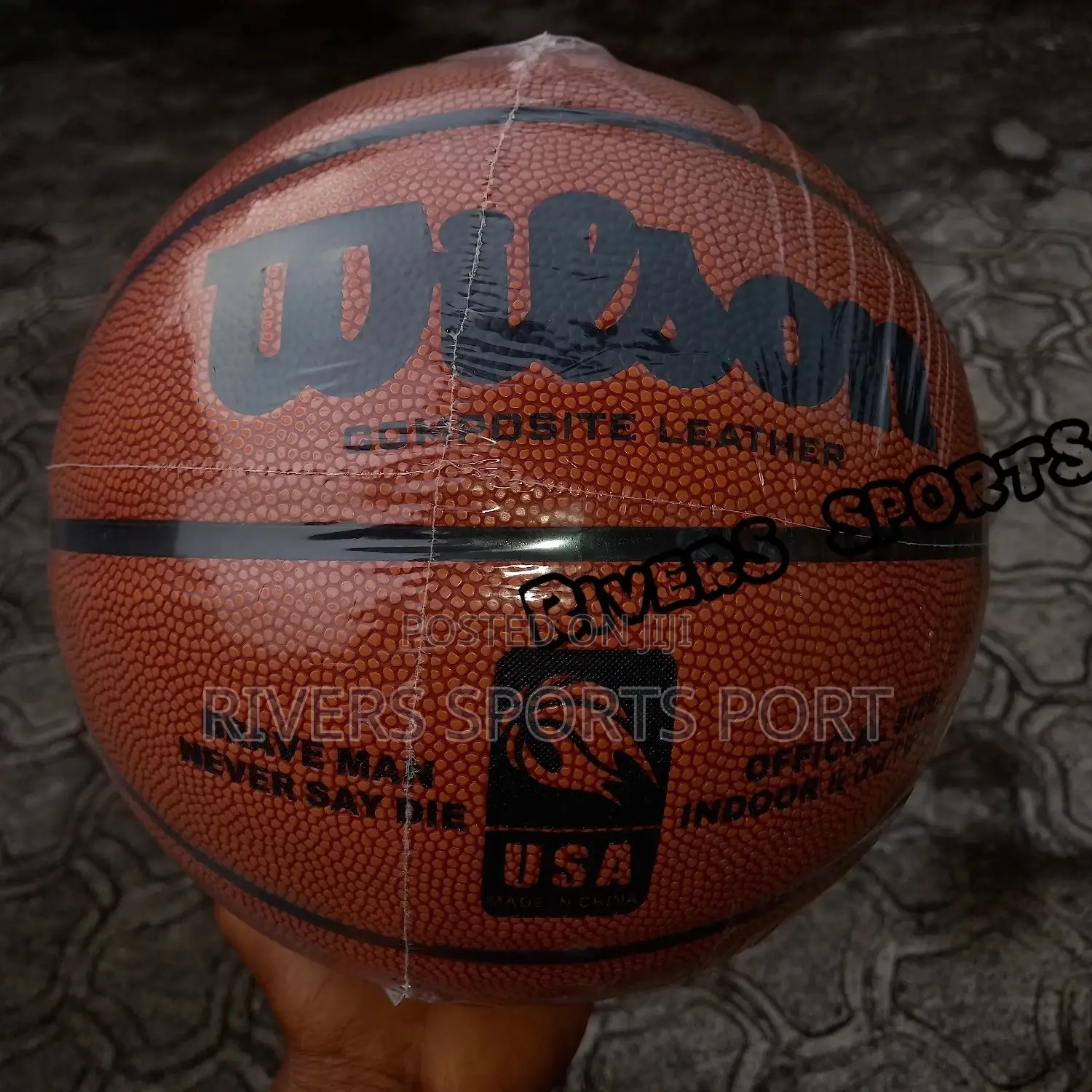 WILSON USA Deluxe Basketball With Active Grip