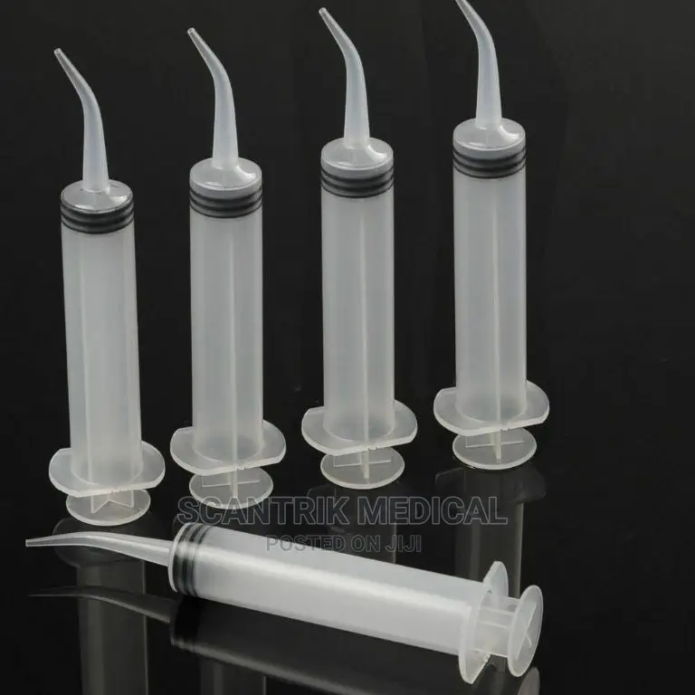 Quality Dental Oral Irrigator Curved Syringe Teeth