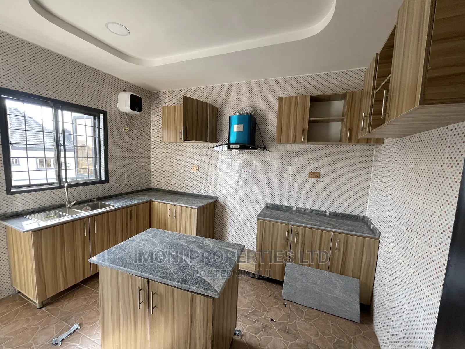 3bdrm Block of Flats in Fo1, Kubwa for rent