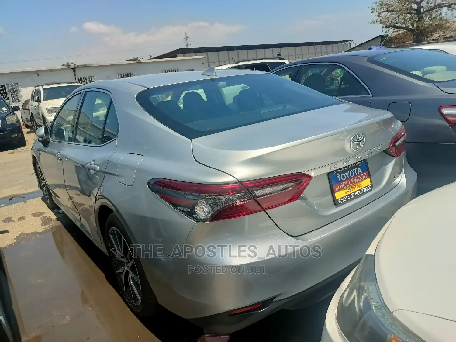 Toyota Camry XLE 2022 Silver