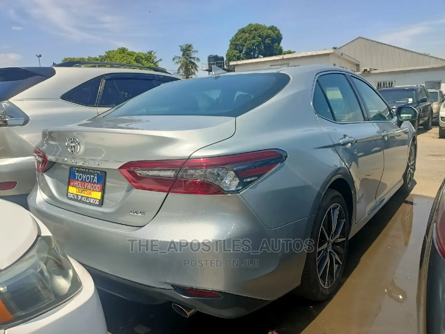 Toyota Camry XLE 2022 Silver
