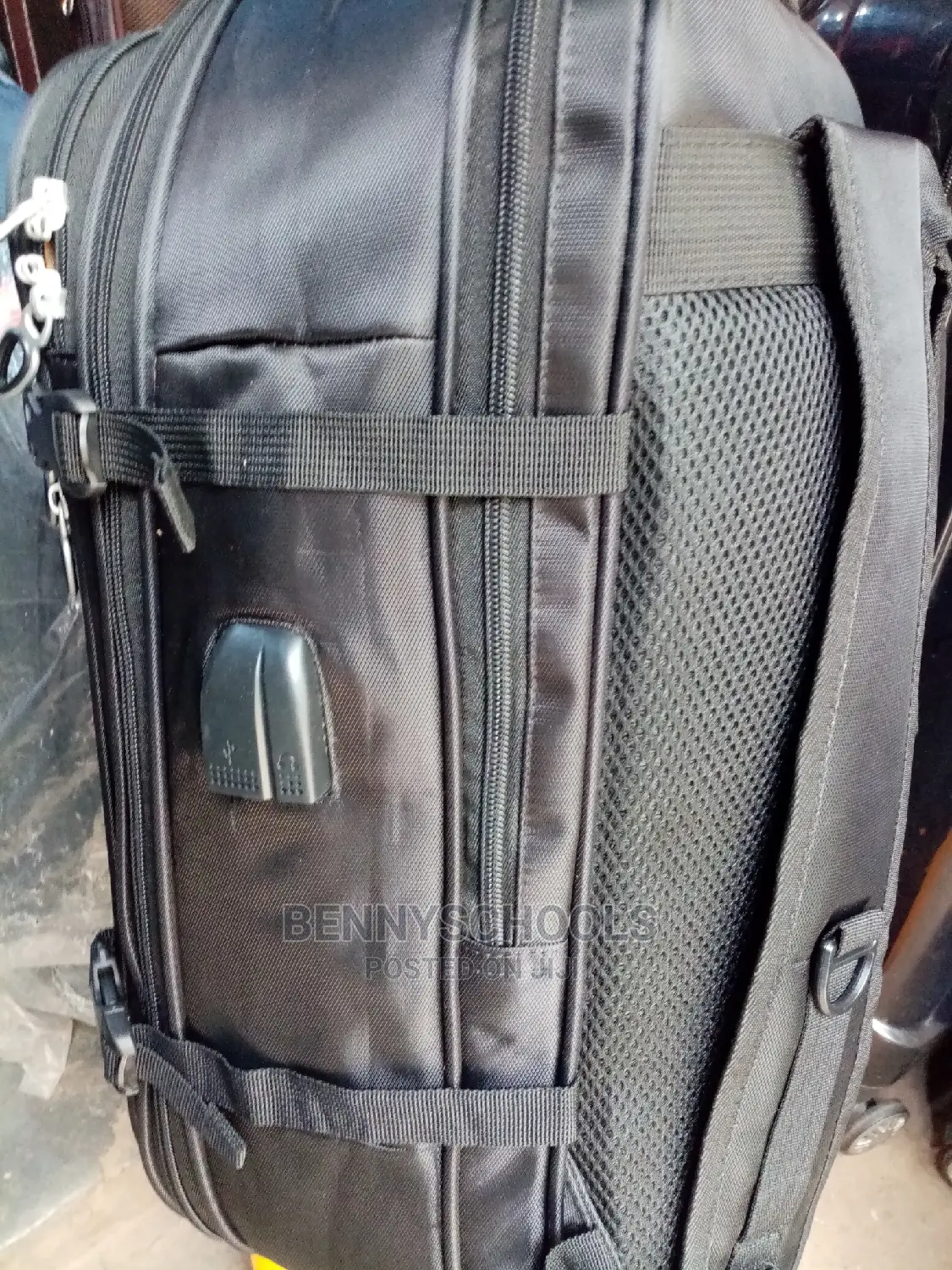 Bexpandable Star Express Backpack With Usb and Earpies Ports