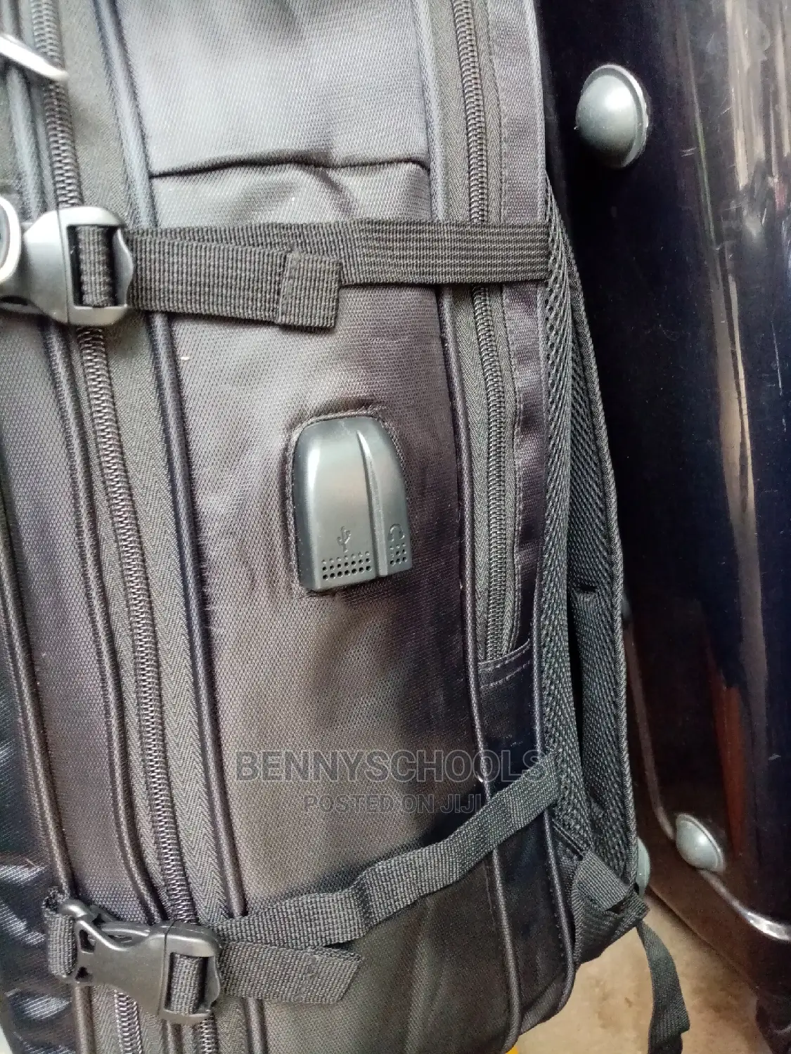 Bexpandable Star Express Backpack With Usb and Earpies Ports