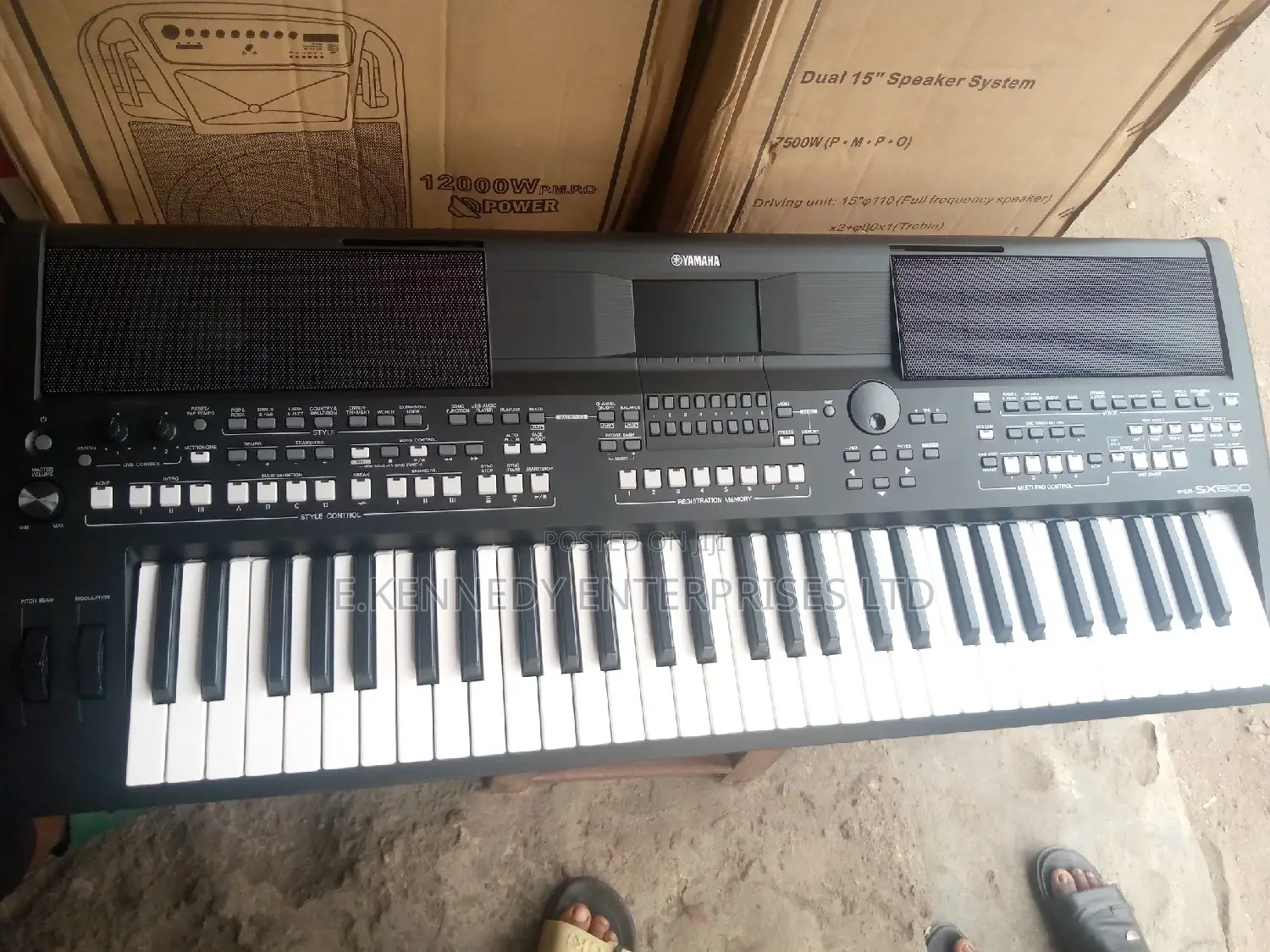 Professional Yamaha PSR- Xs600 Keyboard
