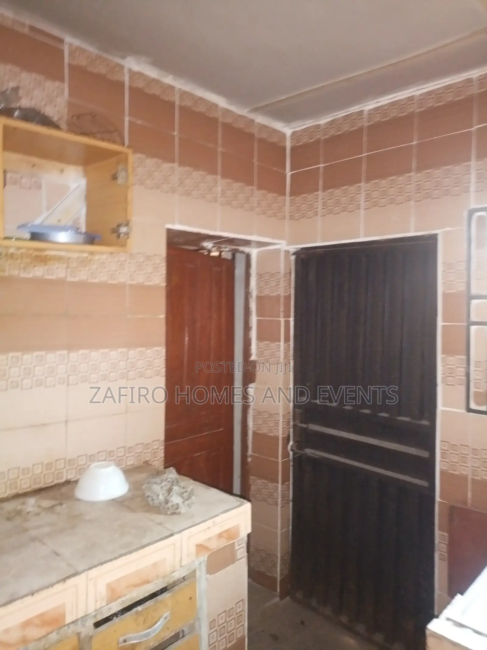 3bdrm Bungalow in Ife Estate, Iwo Road for sale