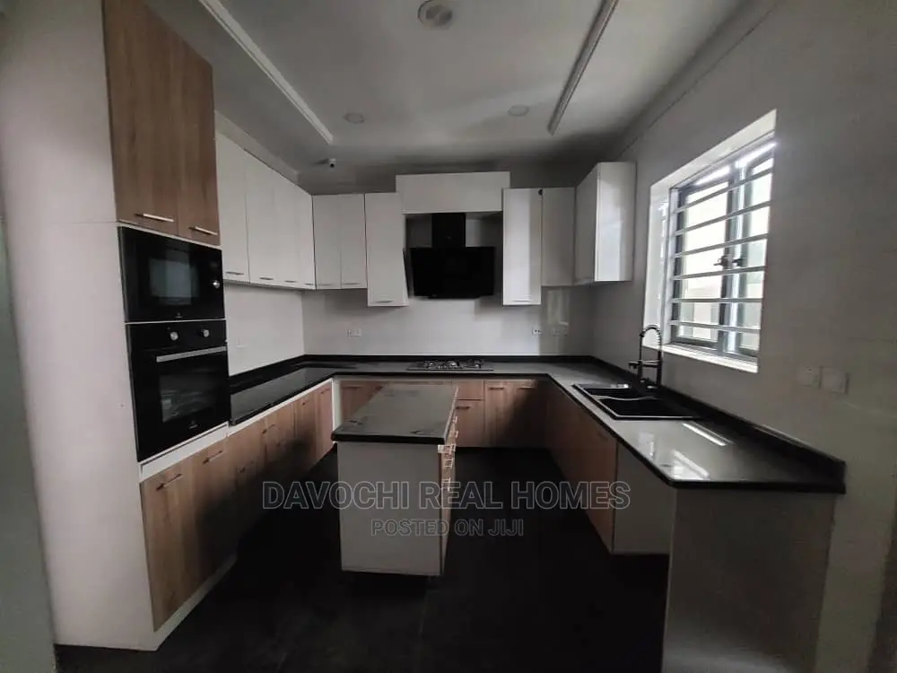 4bdrm Duplex in By Chevron Second, Lekki for rent