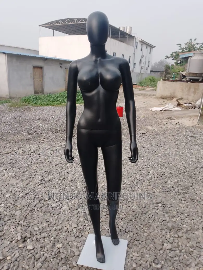 Size 8 Matt Black Female Mannequin With Big Breast