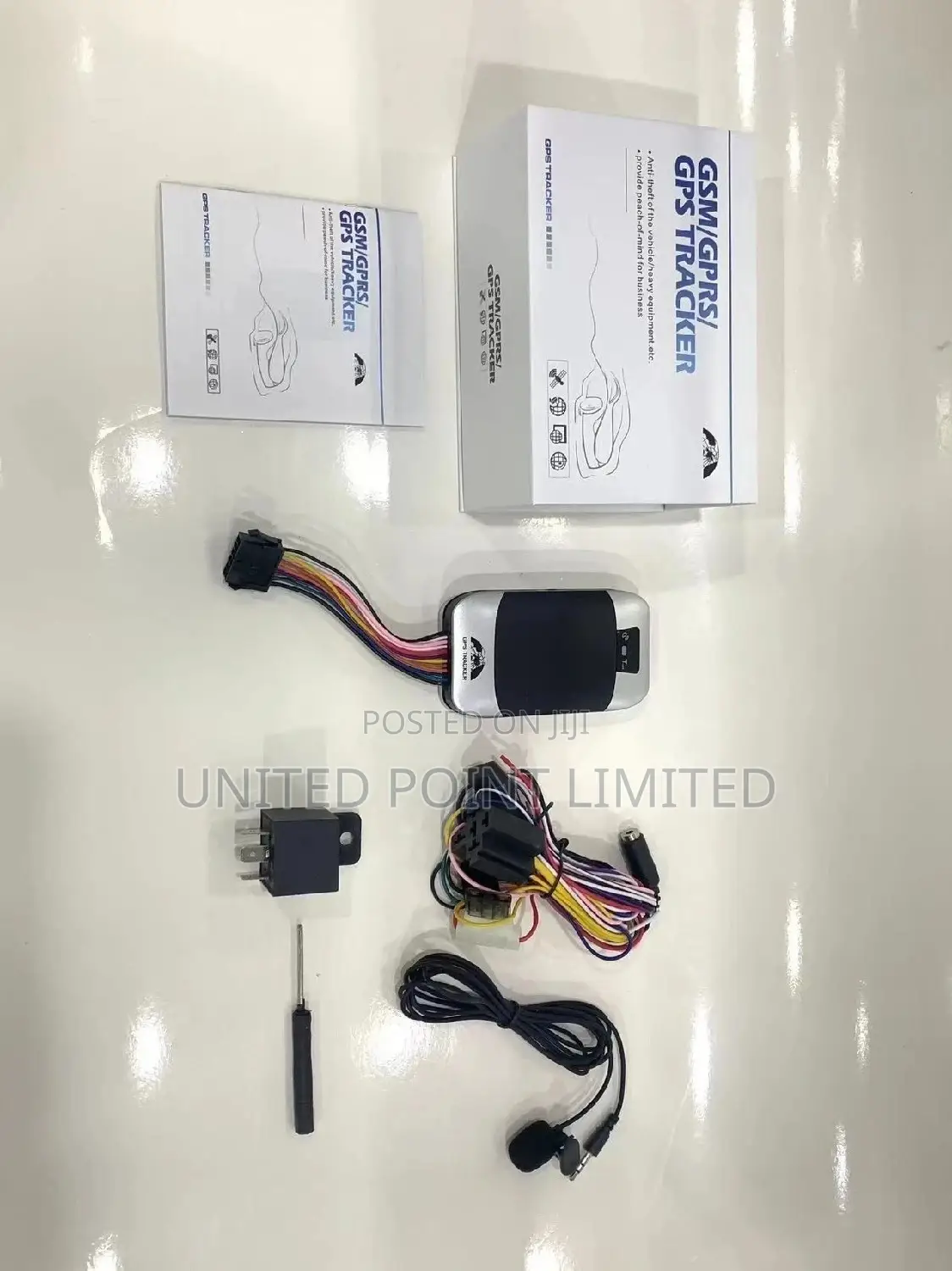 White Gsm/Gps Car Tracker