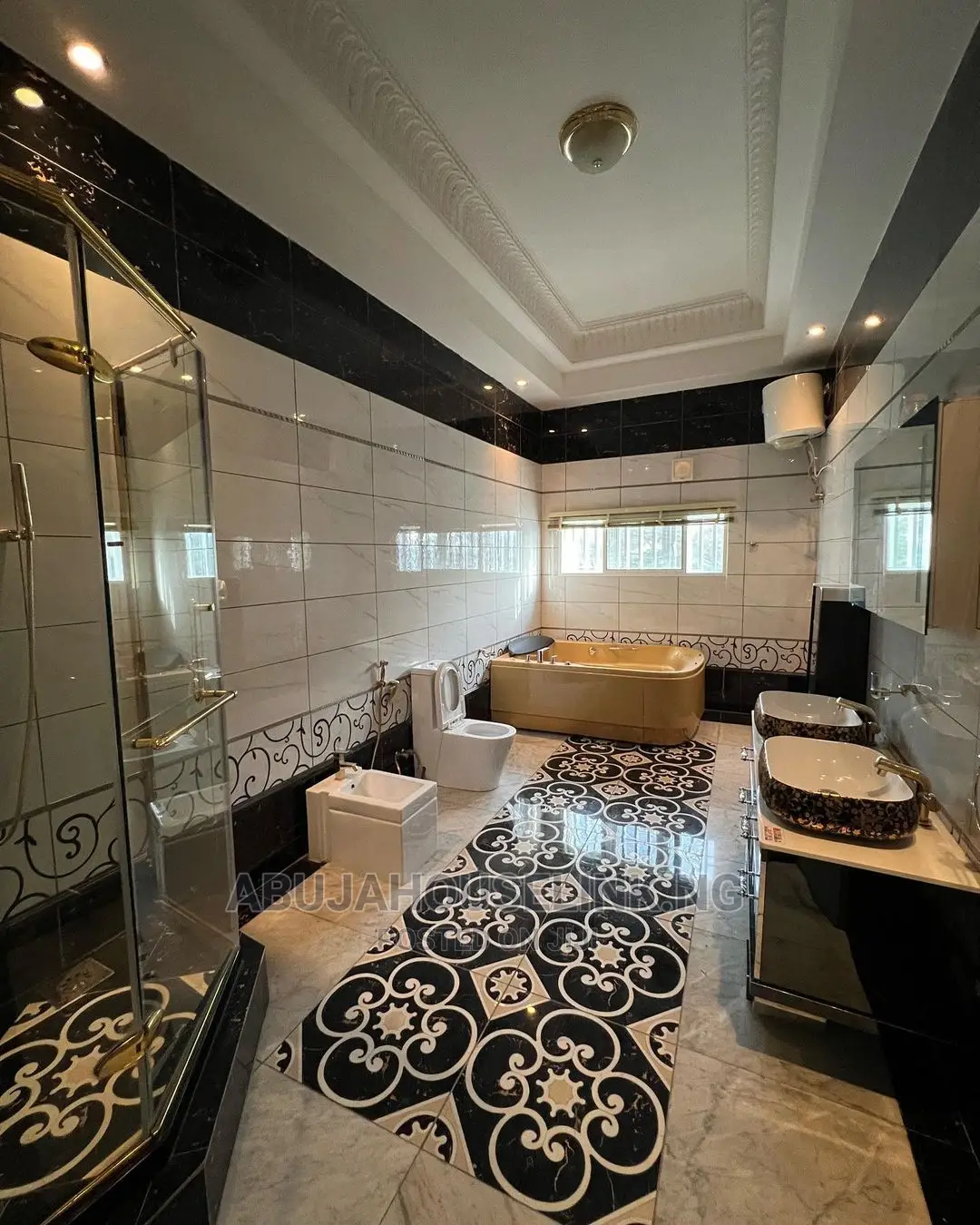 Furnished 9bdrm Mansion in Asokoro for sale