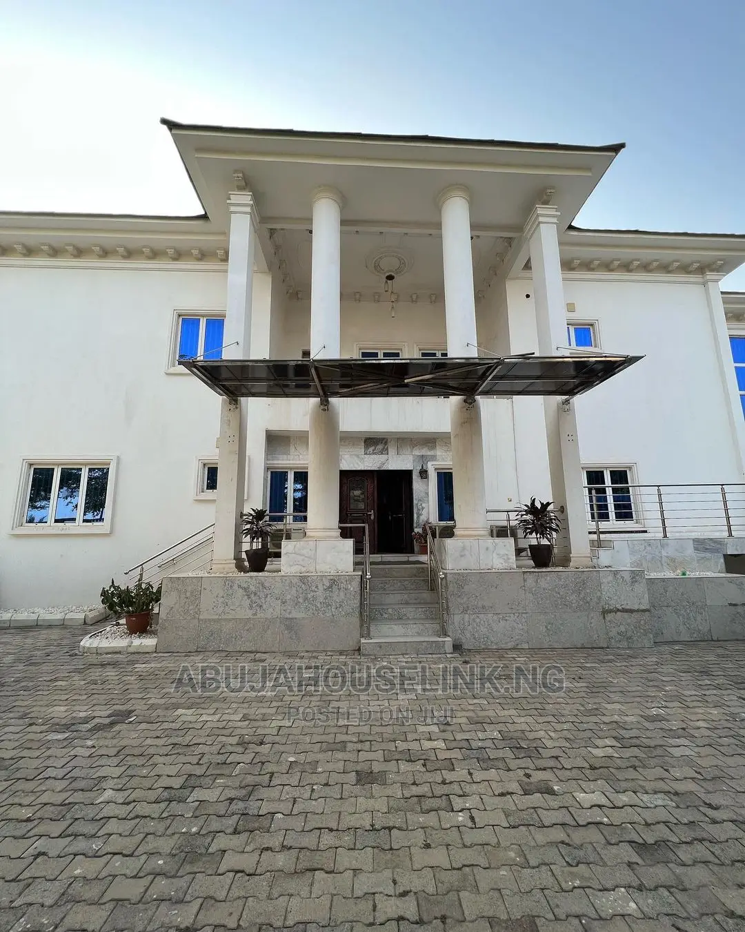 Furnished 9bdrm Mansion in Asokoro for sale