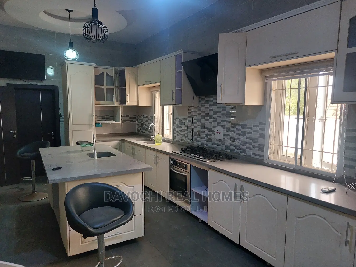 Furnished 6bdrm Apartment in Pinnock Estate Osapa, Lekki for rent
