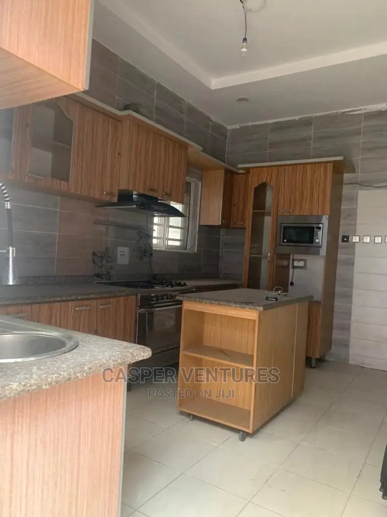 Studio Apartment in Osapa for rent