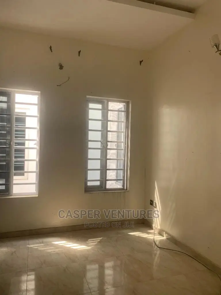 Studio Apartment in Osapa for rent
