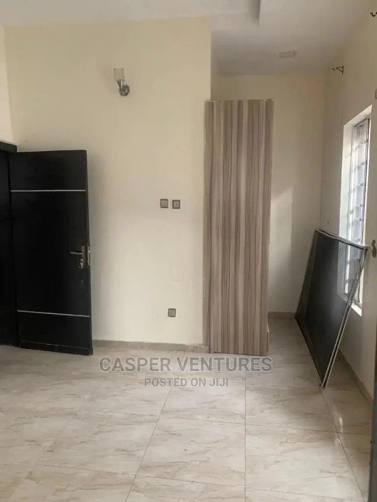 Studio Apartment in Osapa for rent