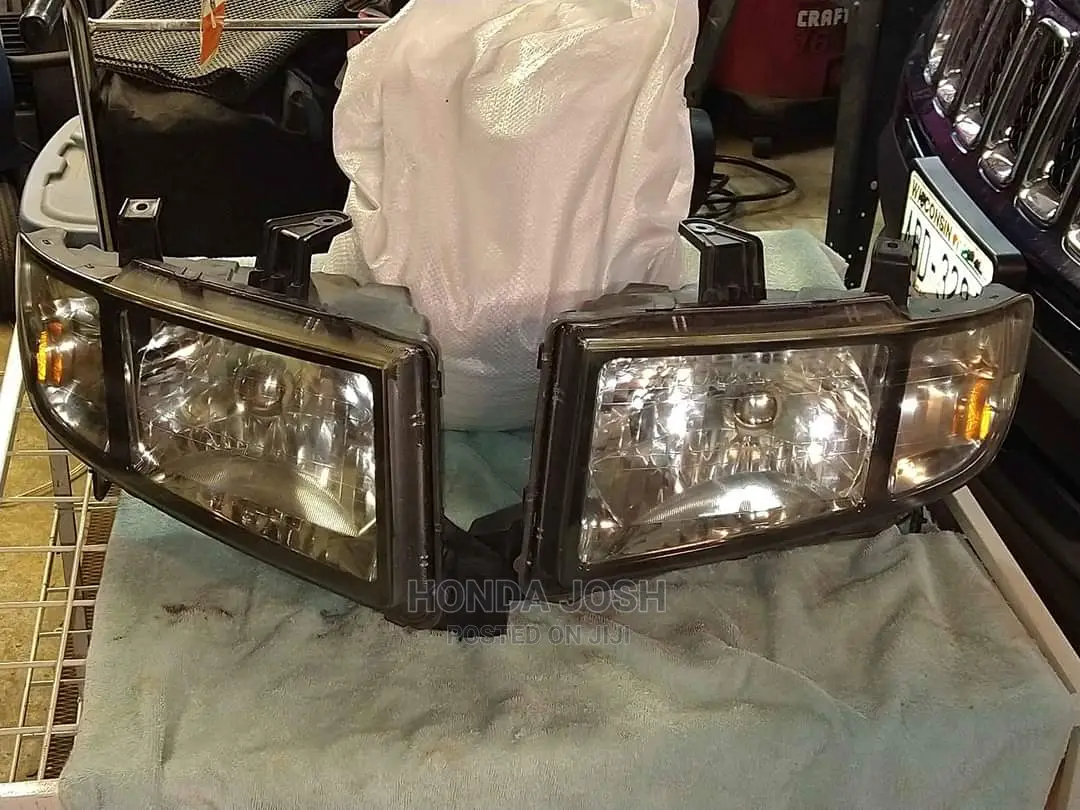 Headlights Honda Ridgeline 2006 Model