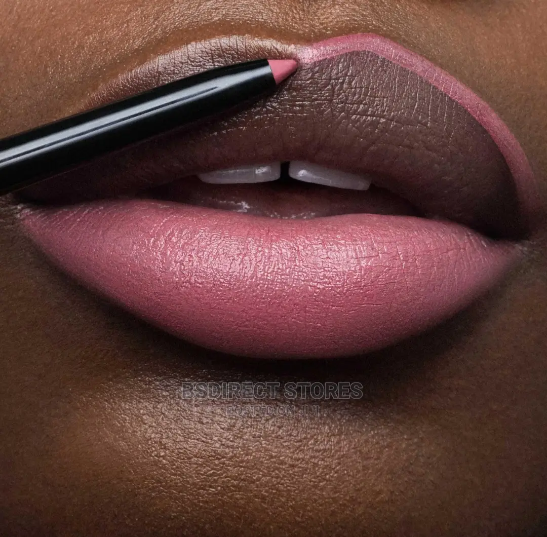 AVON True Colour Pink Cashmere Glimmerstick Lipliner