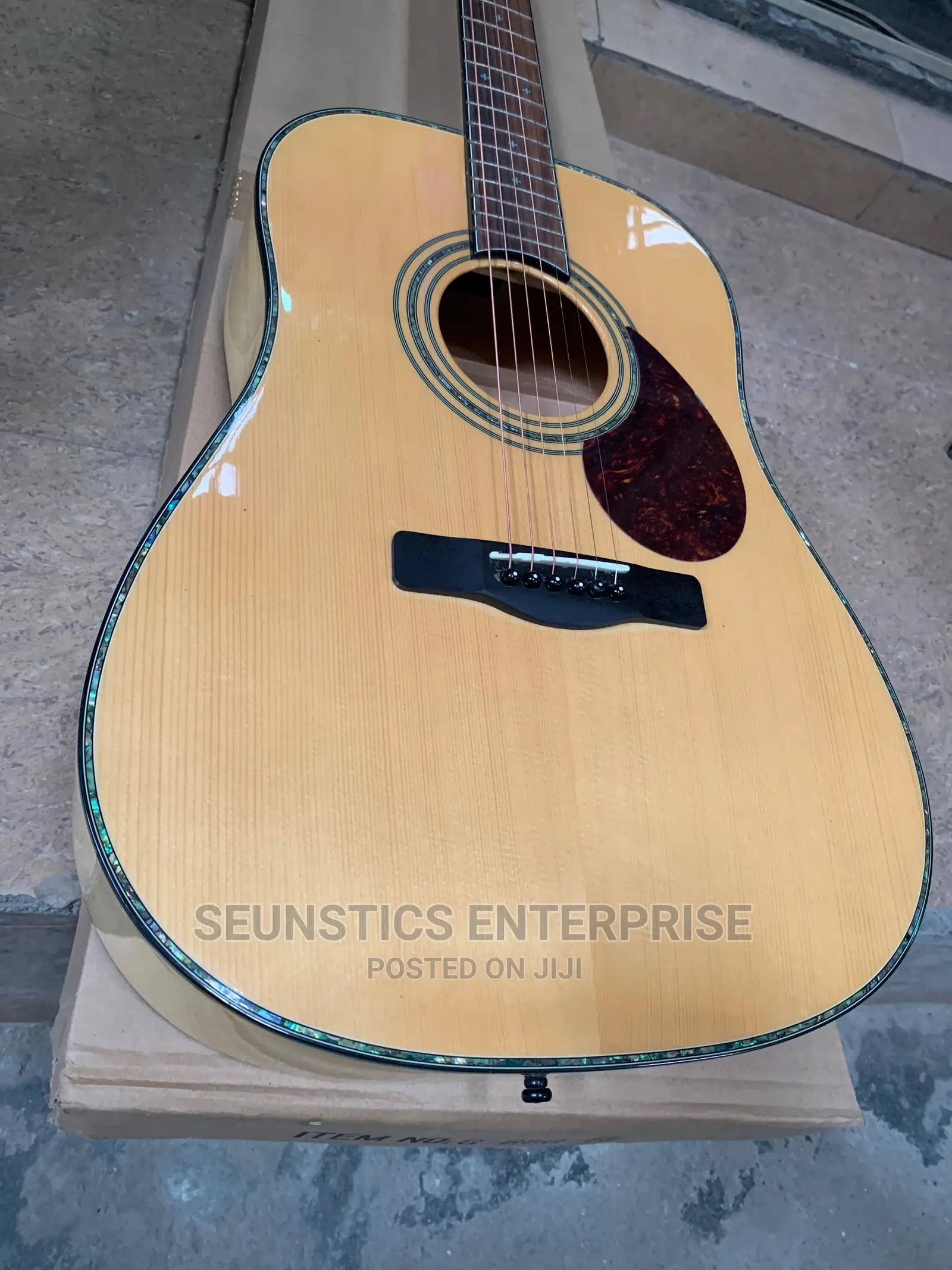 Quality Samick Greg Bennett Design Pure Acoustic Guitar