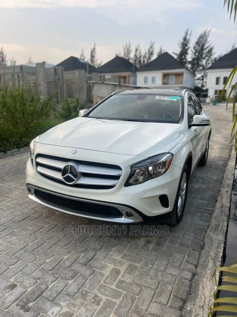 Mercedes-Benz GLA 250 2015 Gold