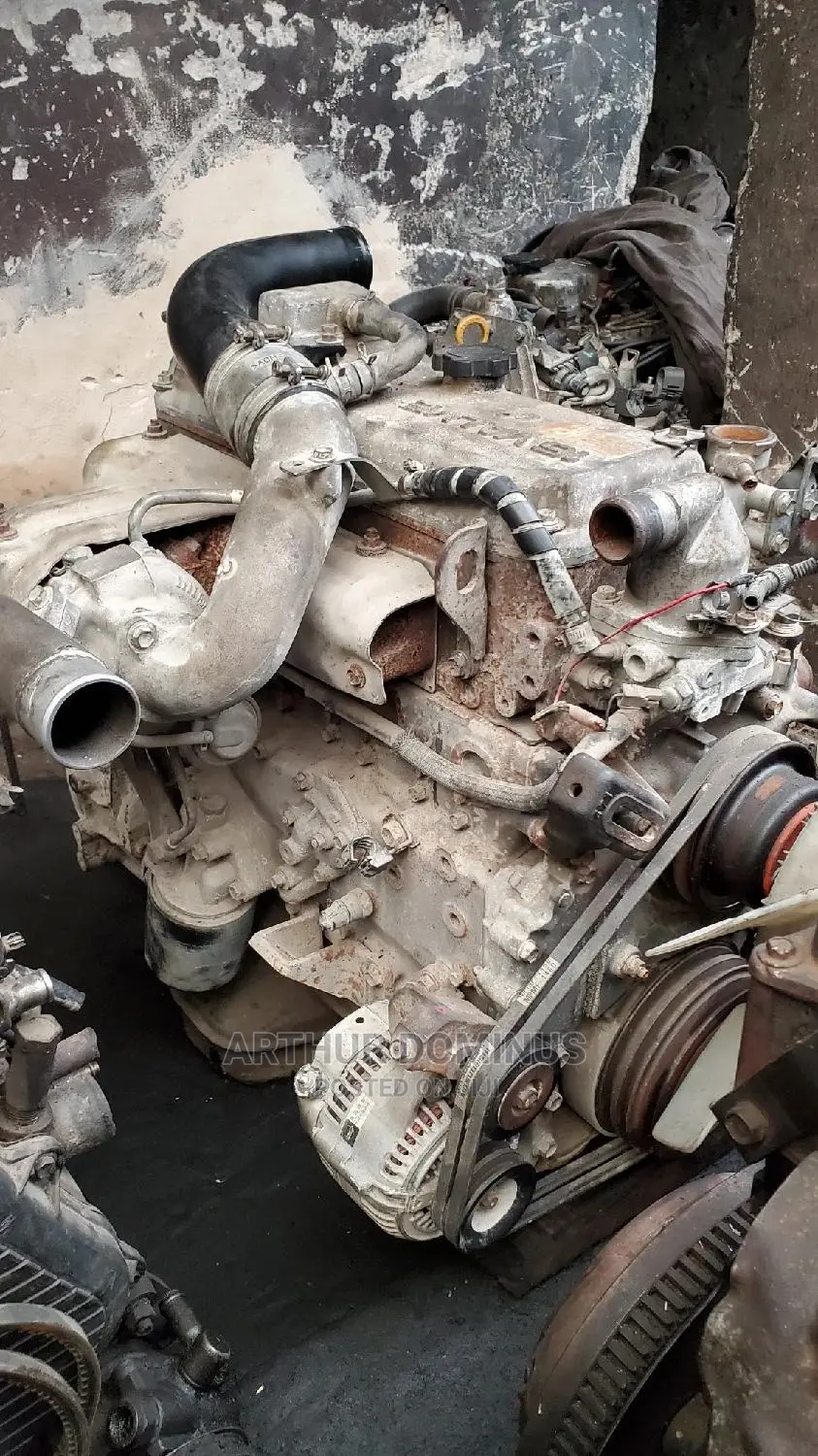 Toyota Dyna Mega-Cruiser 15b-Fte Diesel Engine