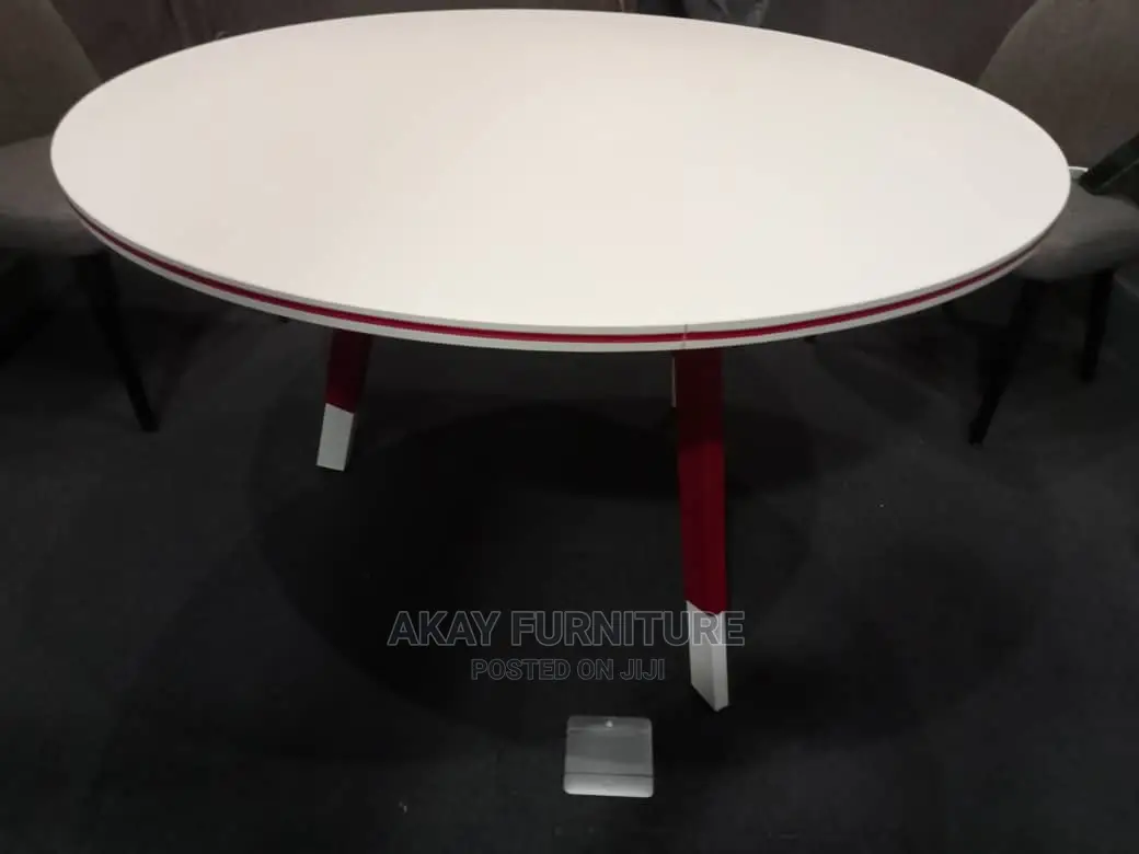 White Round Meeting Table Size 4ft