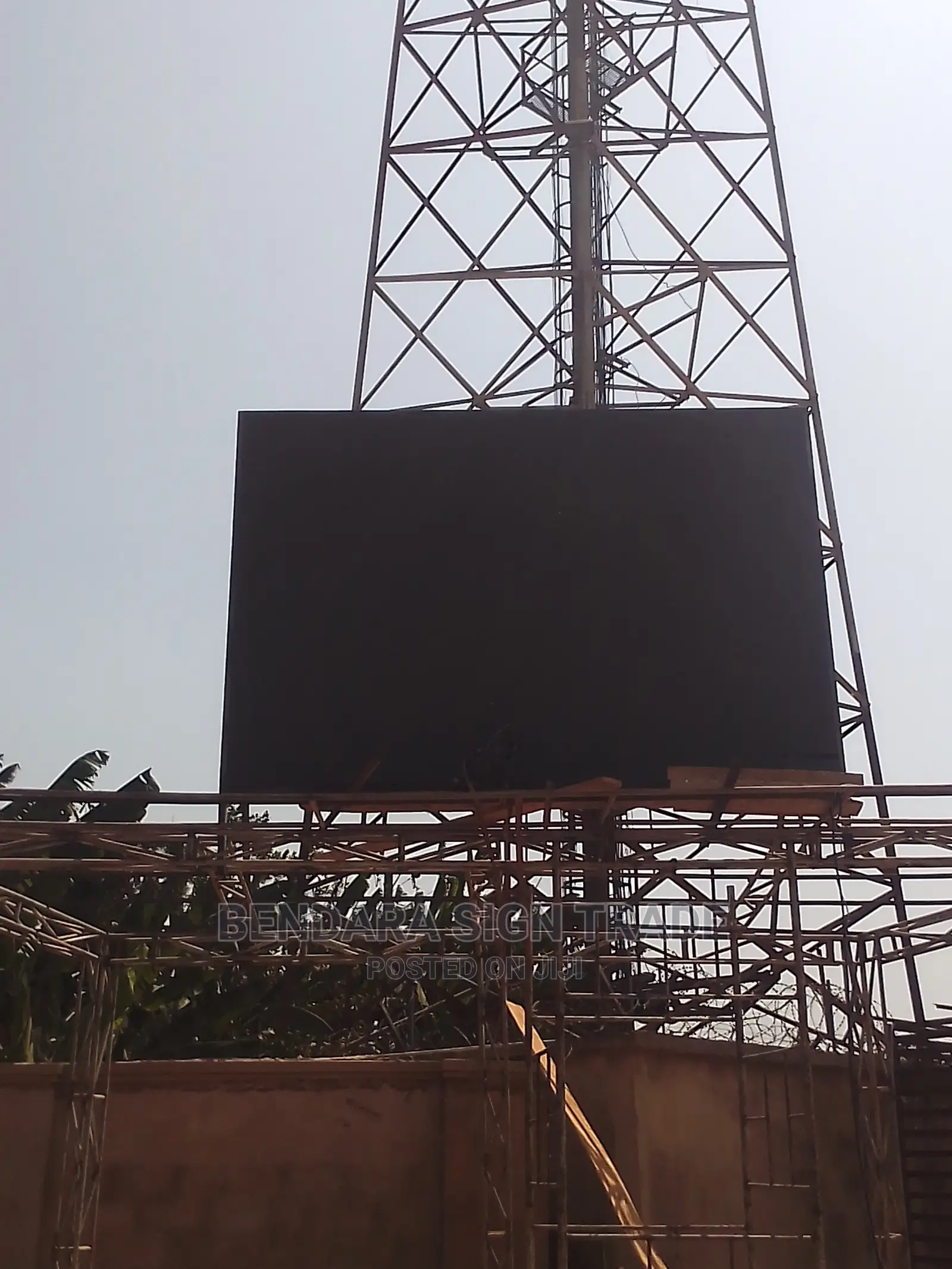 LED Video Display Board 9ft by 7ft Outdoor Big Screen Wall