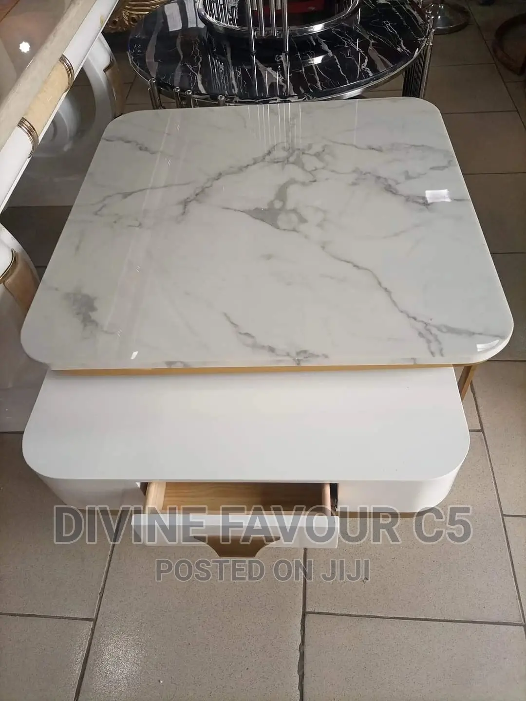 Centre Table for Homes and Hotels