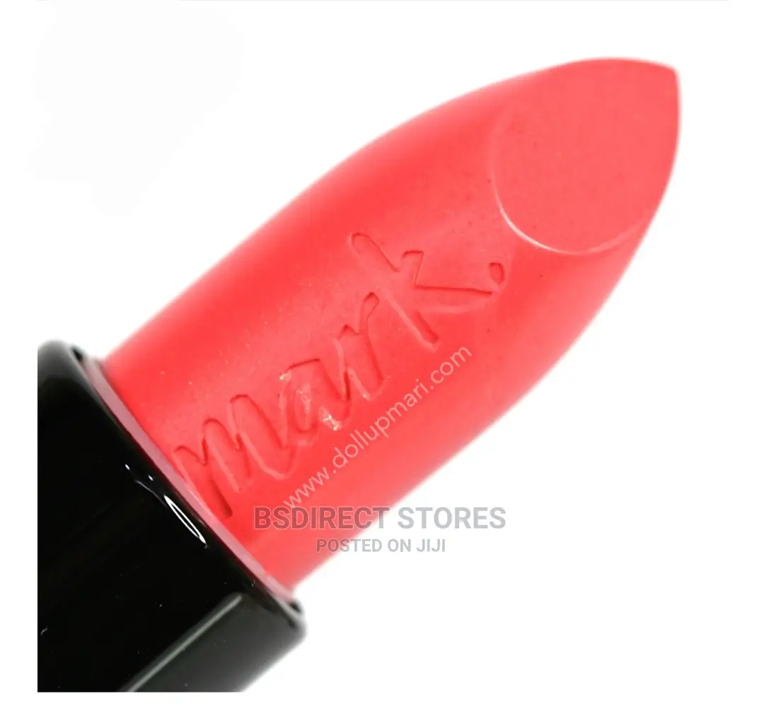 Avon Mark. AURA ON Epic Lipstick With Built-in Primer