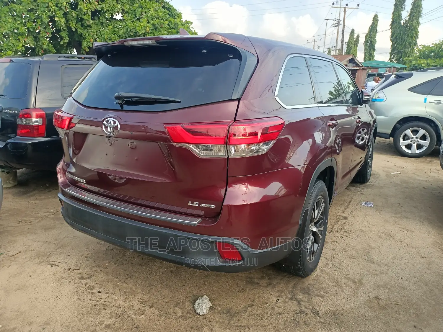 Toyota Highlander LE V6 2019 Red