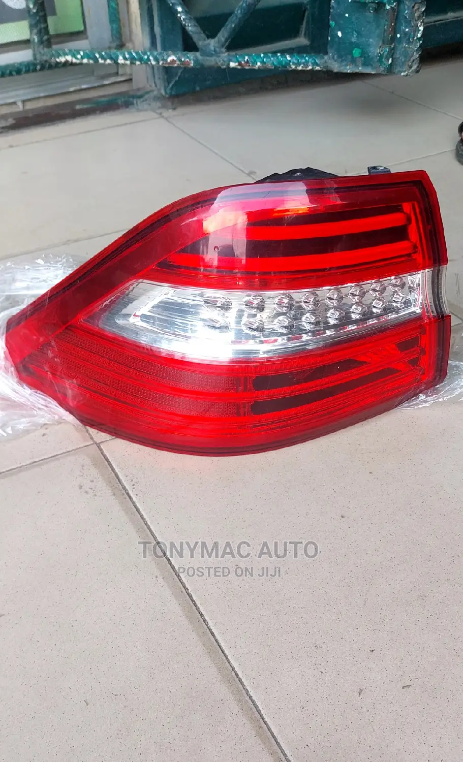 Mercedes-benz Ml350 2013 To 2014 Back Lights Original