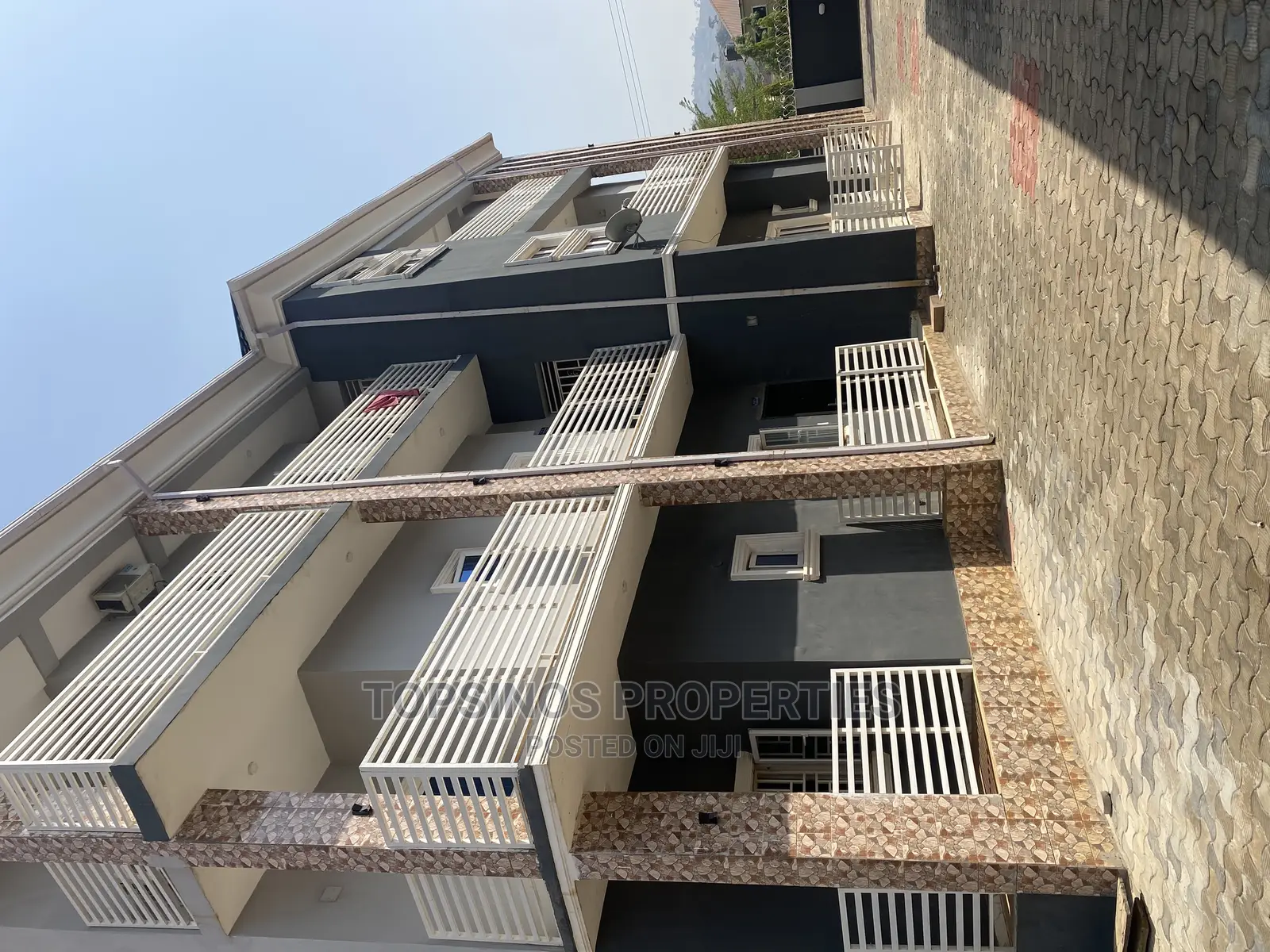 3bdrm Block of Flats in Dawaki for rent