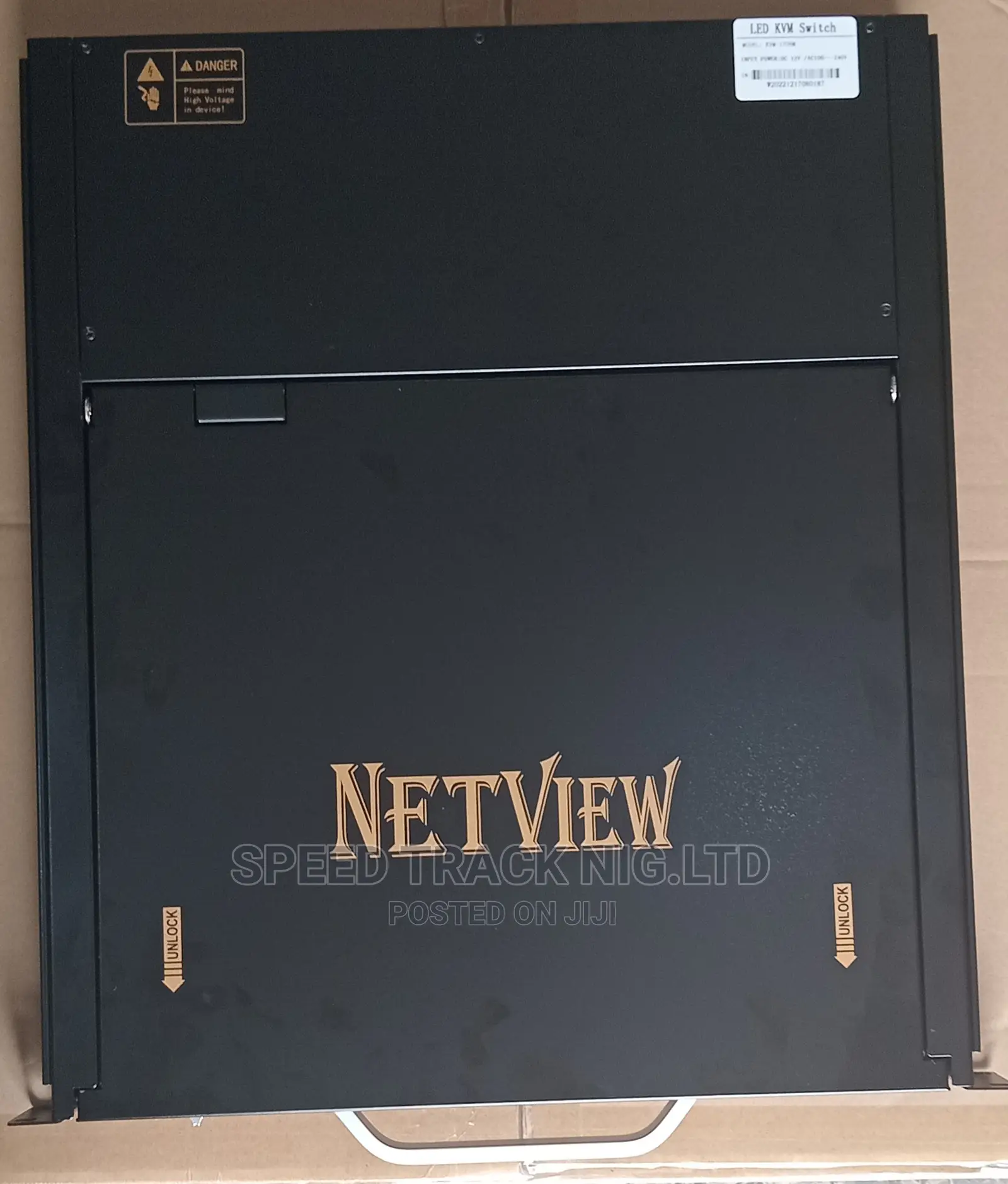 8 Port KVM Console Switch With Monitor