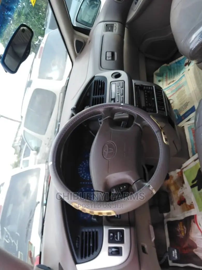 Toyota Sienna 2002 Gold