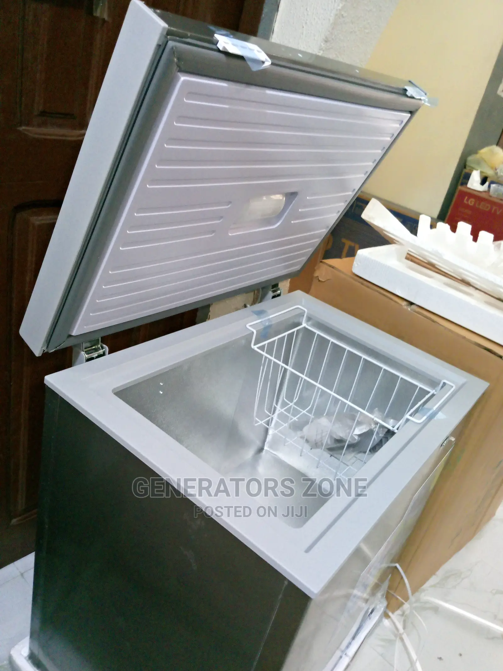 Gc-238 Lg Chest Freezer With Led Light,Key Lock