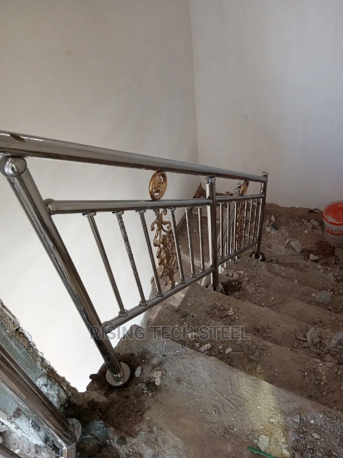 Stainless Handrail With Gold Banana Ball