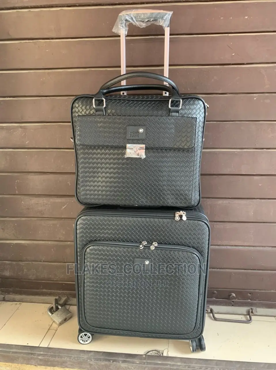 Mont Black Set of 2 Pilot Case and Bag