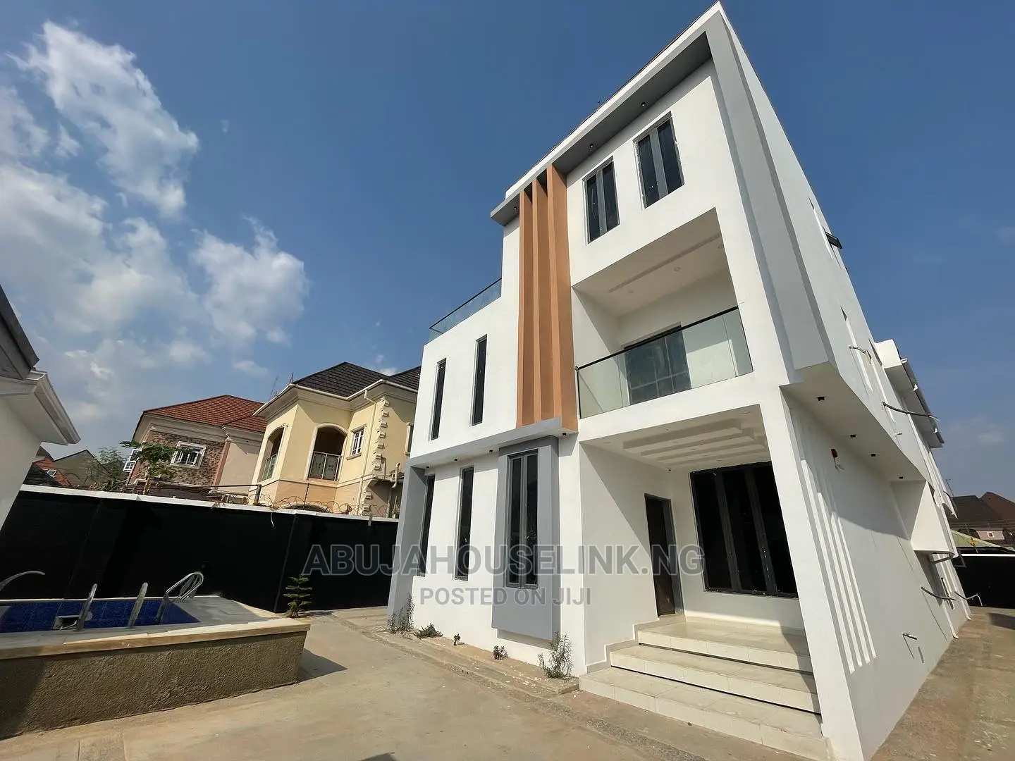 6bdrm Duplex in Apo Resettlement for sale