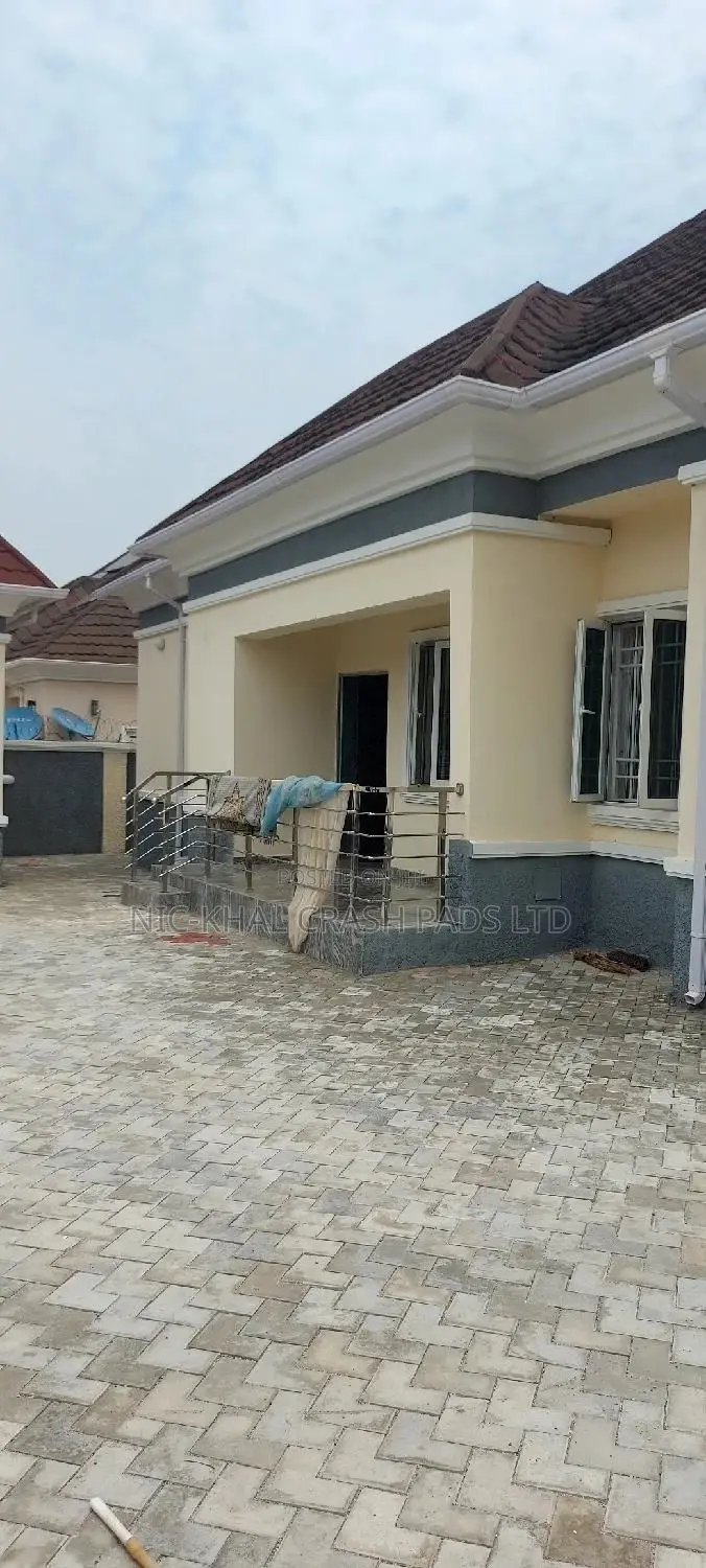 3bdrm Bungalow in Efab Queens Estate, Karsana for rent