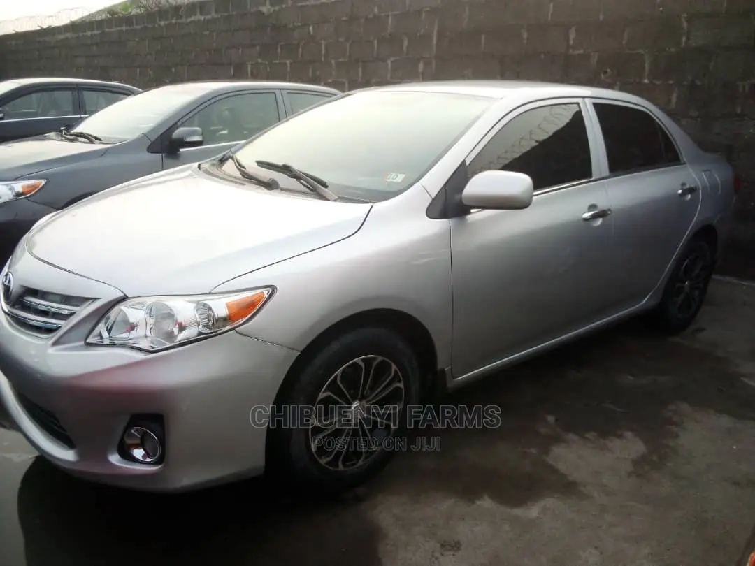 Toyota Corolla 2010 Silver