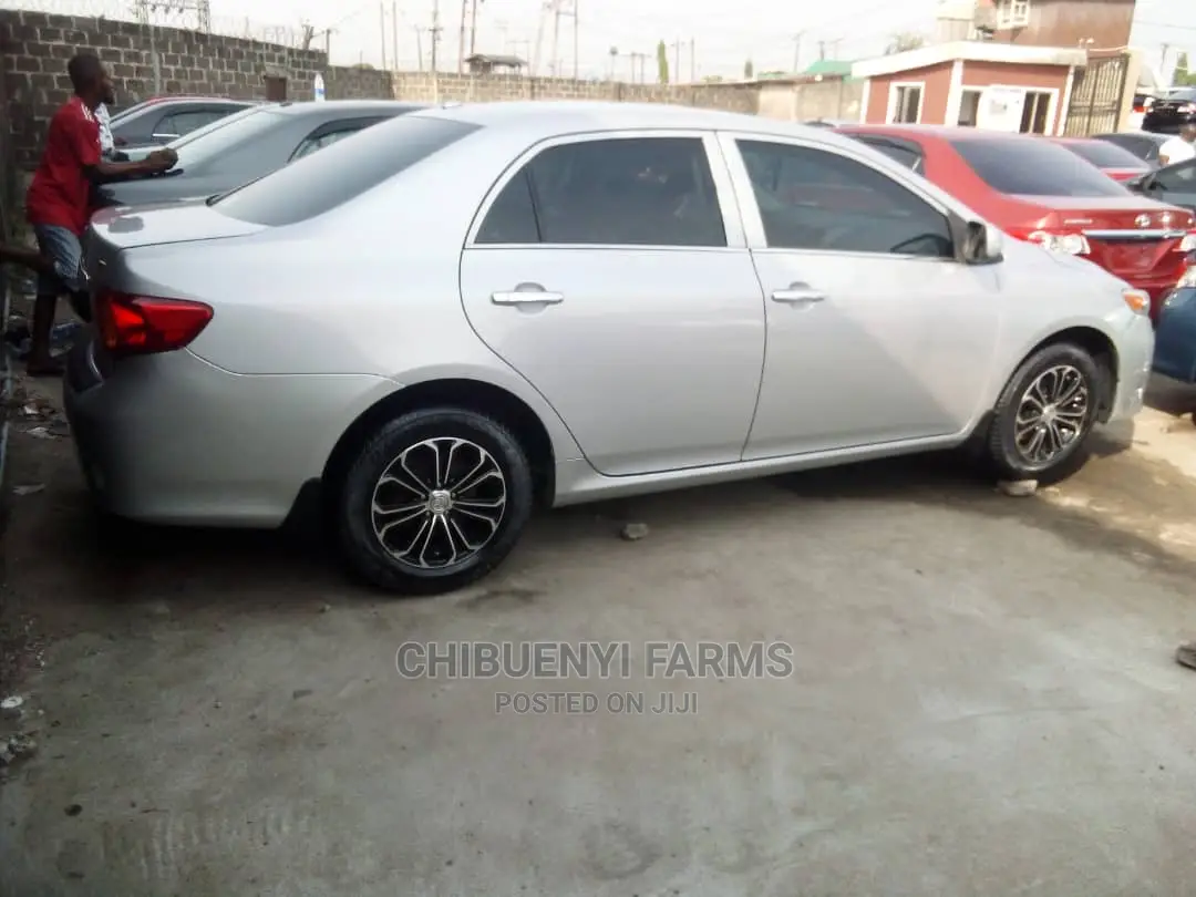 Toyota Corolla 2010 Silver